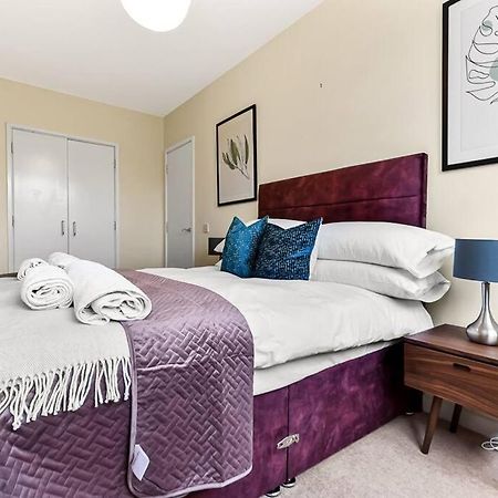 Large Group & Contractor Booking! Duplex W/Parking Milton Keynes Exteriör bild