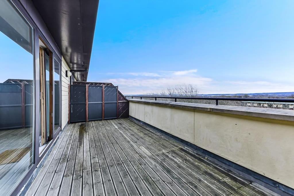 Large Group & Contractor Booking! Duplex W/Parking Milton Keynes Exteriör bild